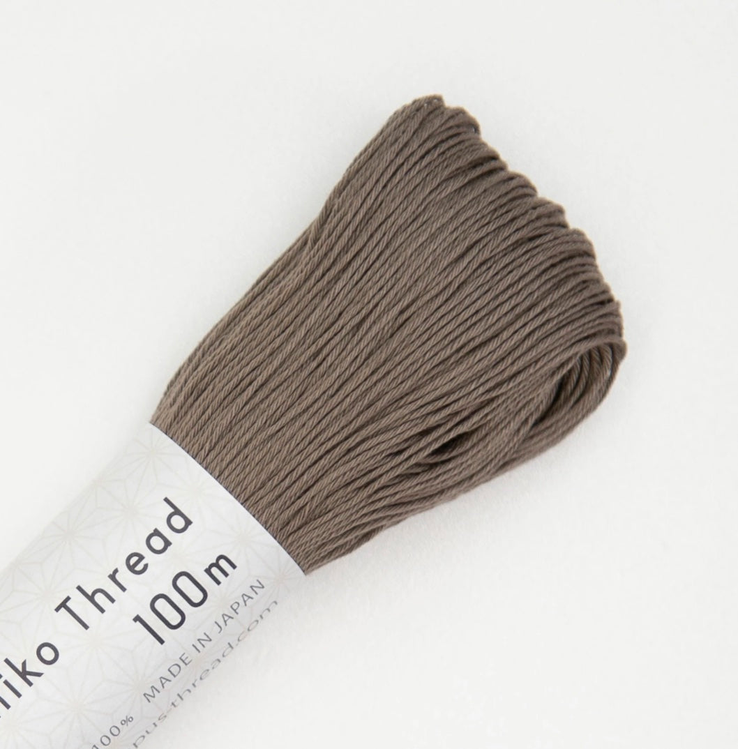 Olympus Sashiko Thread, Large Skein 100m, Covert Gray 127